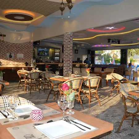 ホテル Yalcin & *