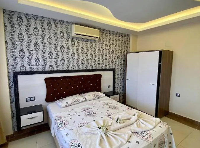 Hotel Yalcin & *